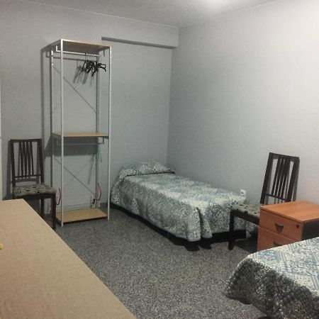Habitacion Renfe Alicante Buitenkant foto