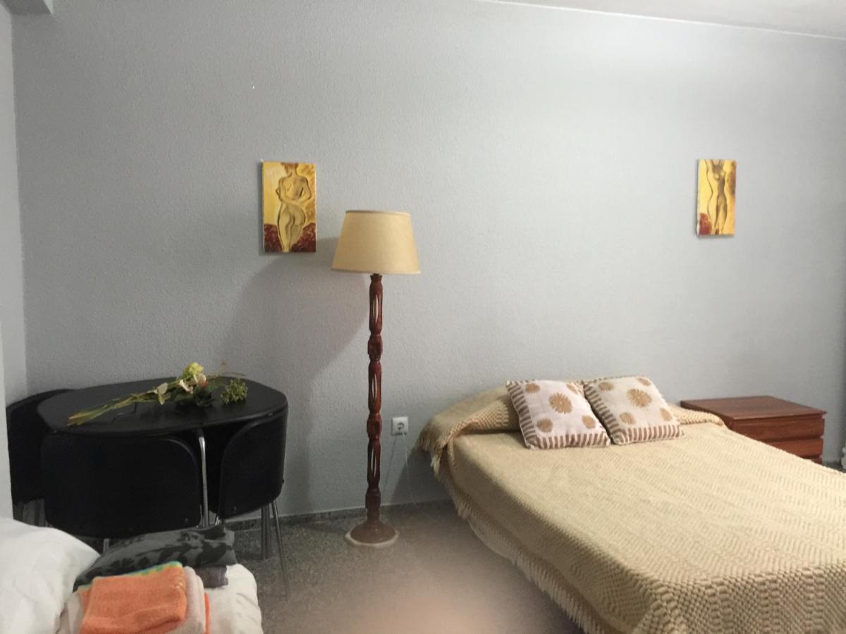 Habitacion Renfe Alicante Buitenkant foto